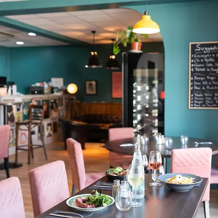 Logis Restaurant La Pause Rn7 Montelimar Nord