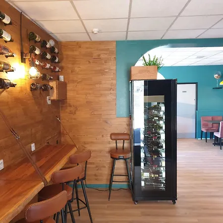 Logis Et Restaurant La Pause Rn7 La Coucourde